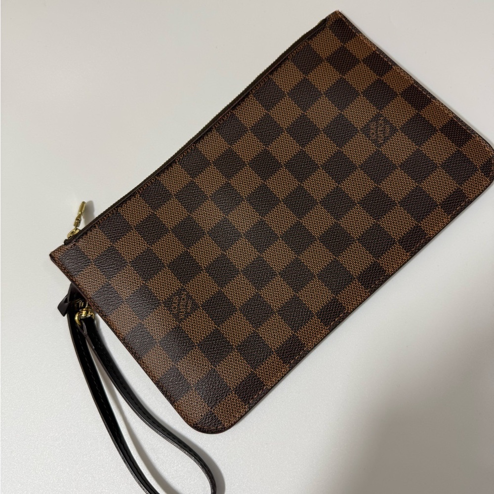 LOUIS VUITTON GM Wristlet Clutch